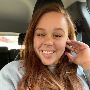 Meet your Posher, Dahlia